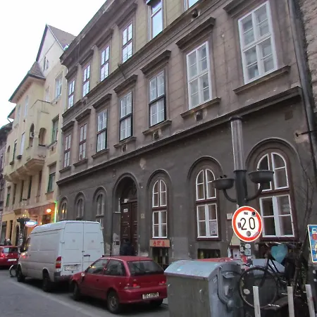 Oscar's 2. Apartment Budapest
